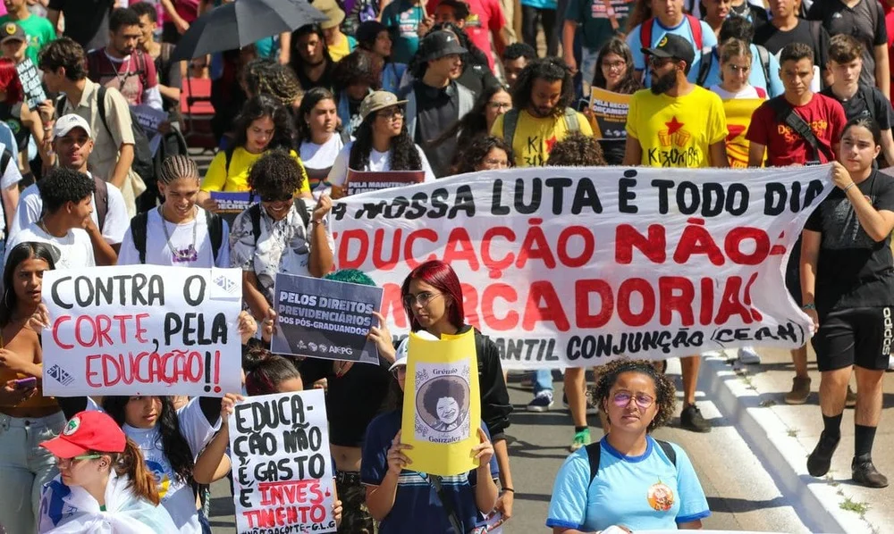 Manifestações estudantis